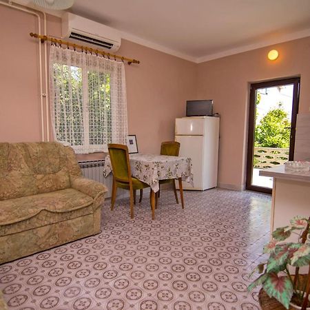 Appartamento Nena Mali Lošinj Esterno foto