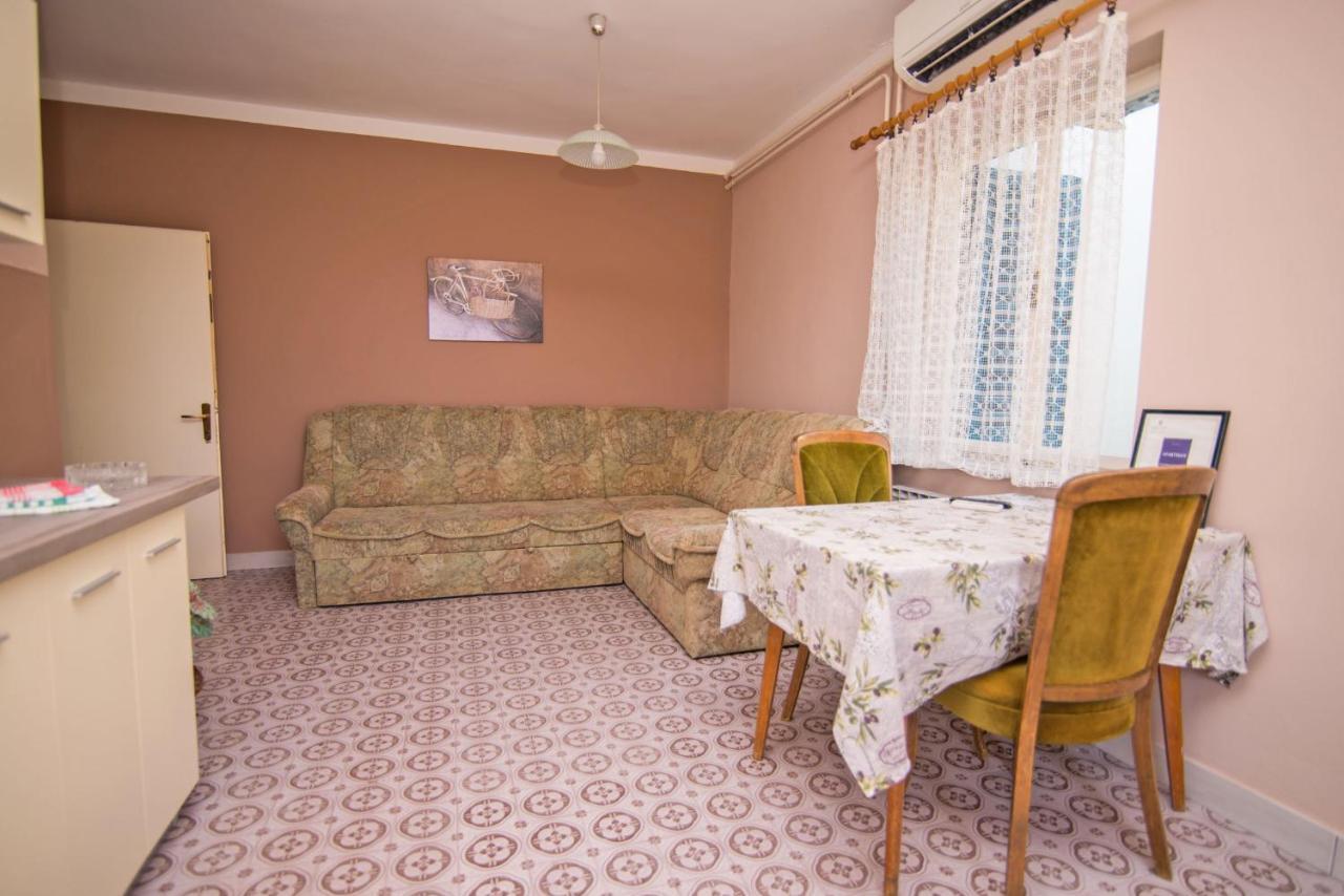 Appartamento Nena Mali Lošinj Esterno foto
