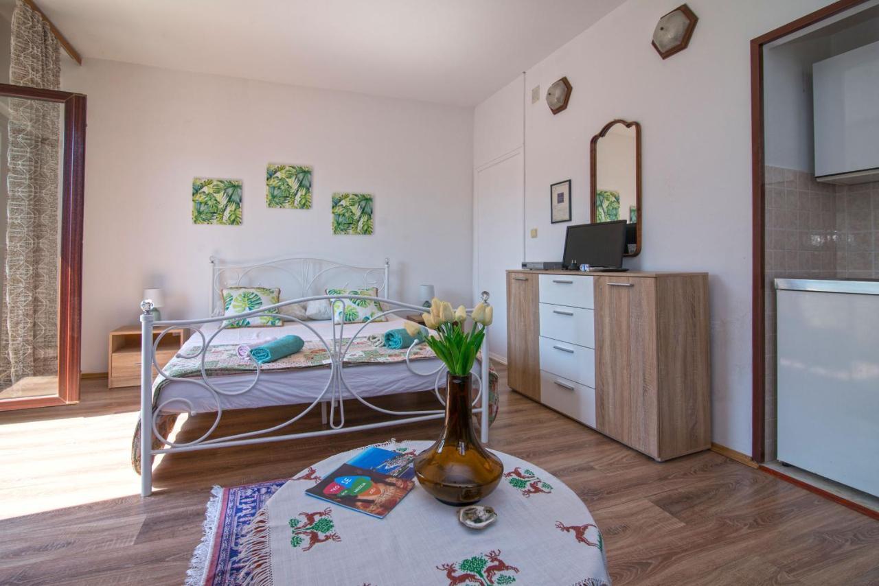 Appartamento Nena Mali Lošinj Esterno foto