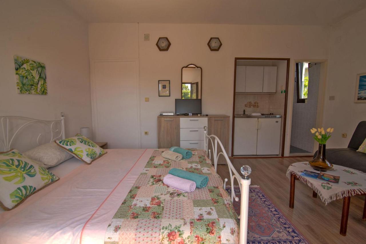 Appartamento Nena Mali Lošinj Esterno foto